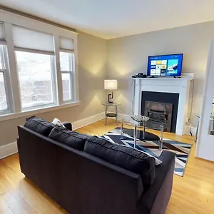  Appartement Bright, Clean, Private. In The Heart Of Downtown! Parking, Wi-fi And Netflix Included Canada